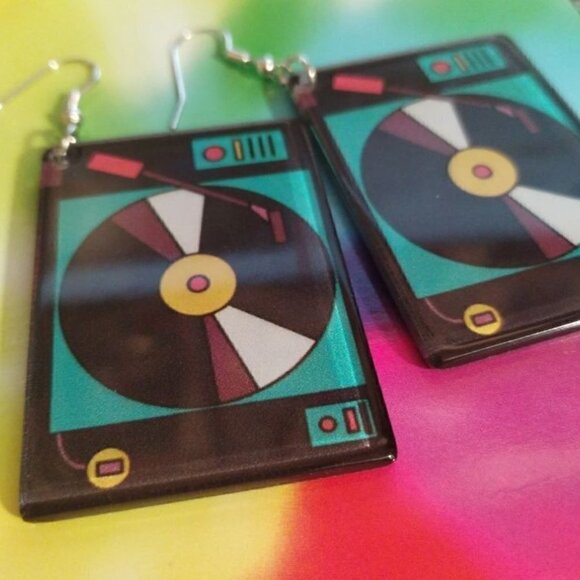 Big Retro Record Player Earrings - Picture 4 of 6